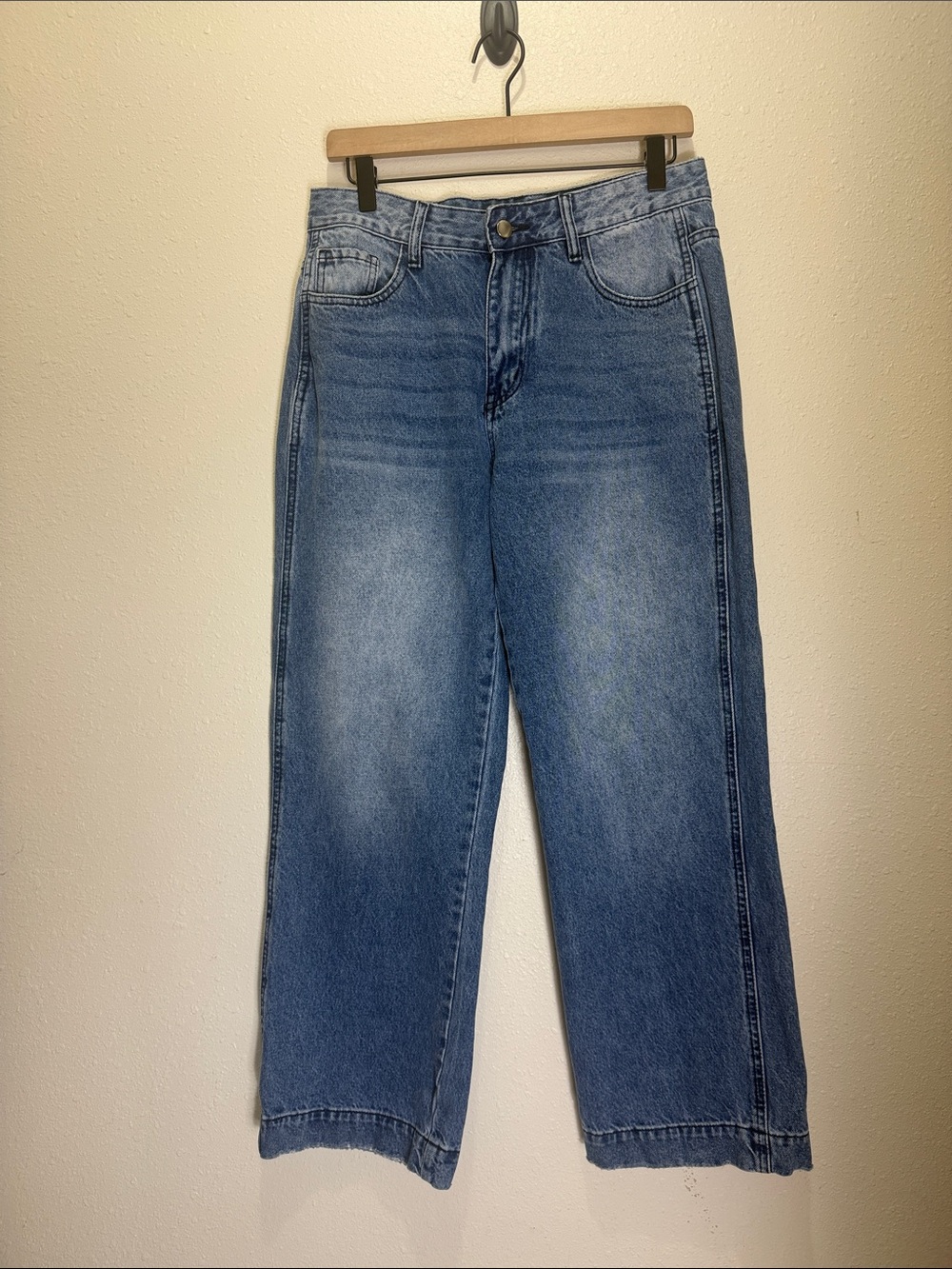 Vagoigo Classic Wide-Leg Women’s Blue Jeans, Size 6 - Picture 1 of 4